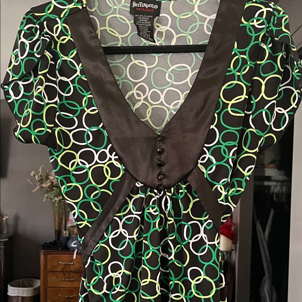 Hot Topic Black and Green Circle Pattern Blouse
